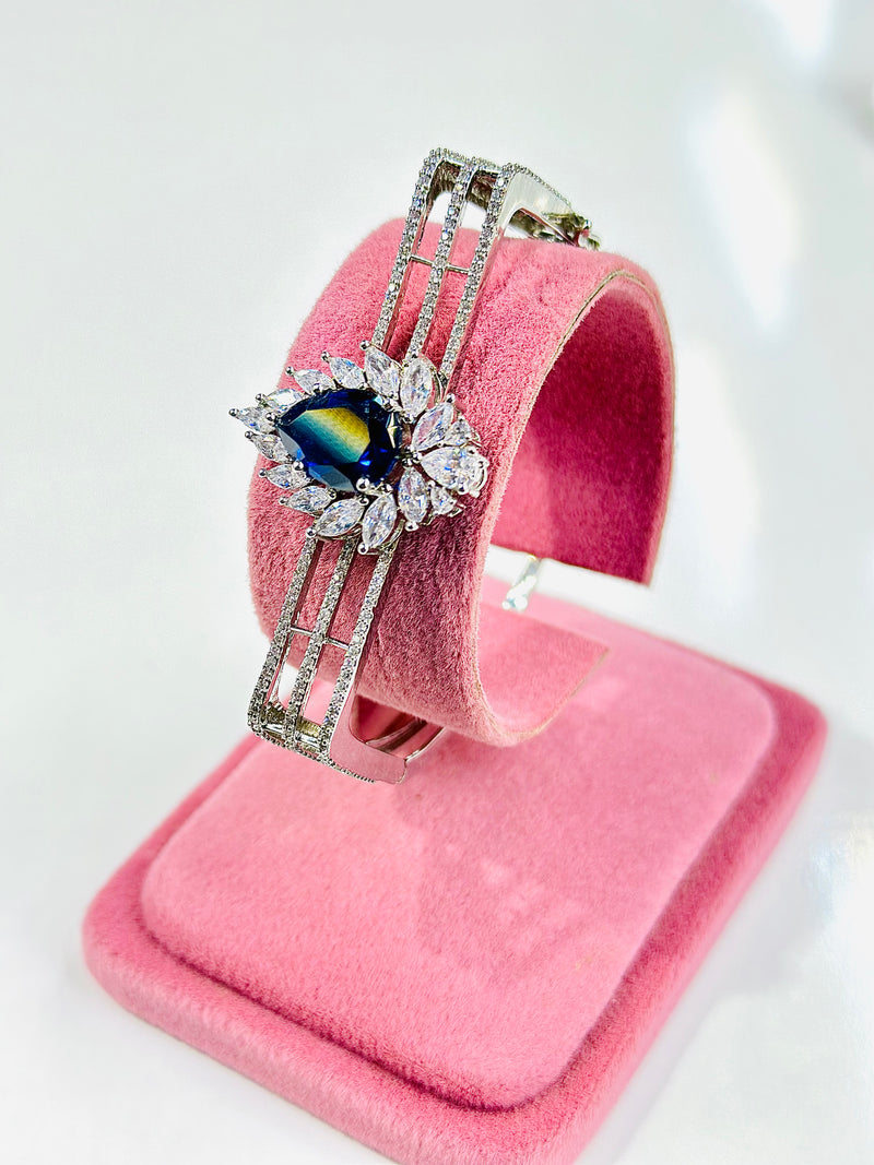 Quinn Designer Handcuff