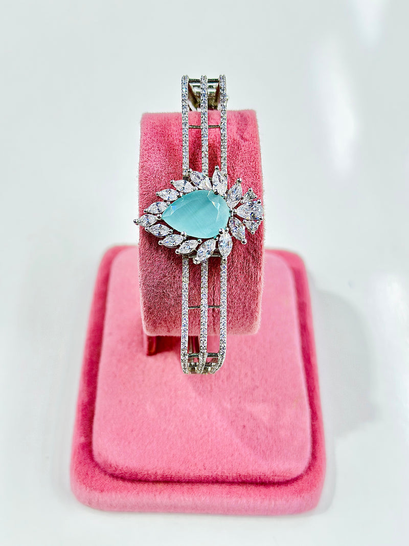 Quinn Designer Handcuff