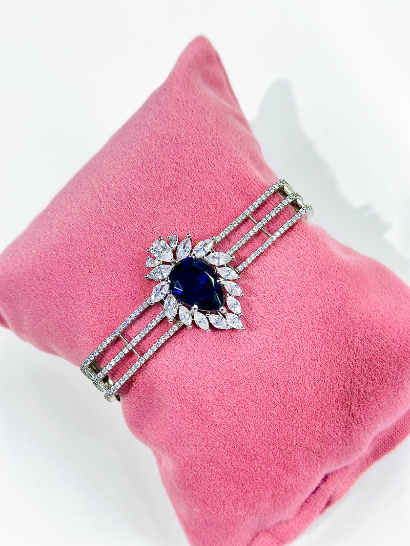 Quinn Designer Handcuff