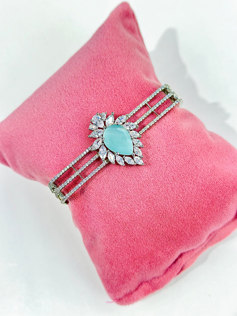 Quinn Designer Handcuff