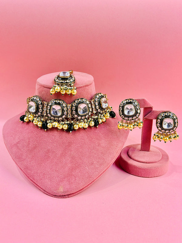 anushka choker set