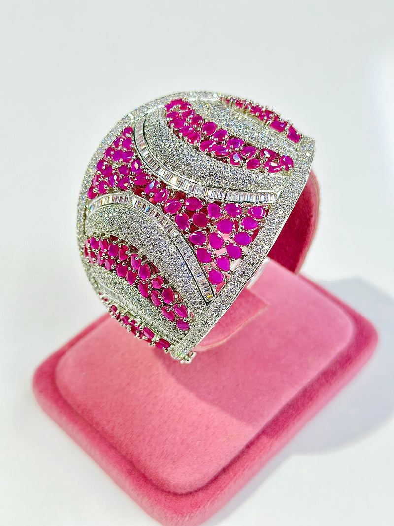 Delilah Designer Handcuff ( SB )