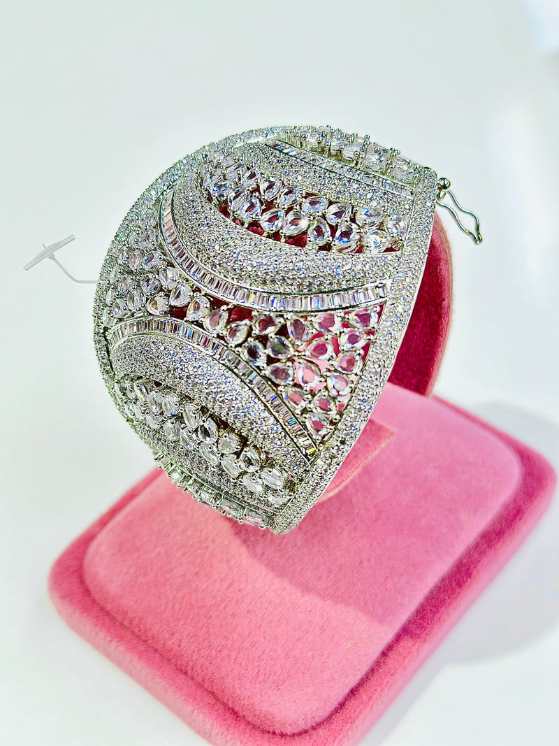 Delilah Designer Handcuff ( Silver )