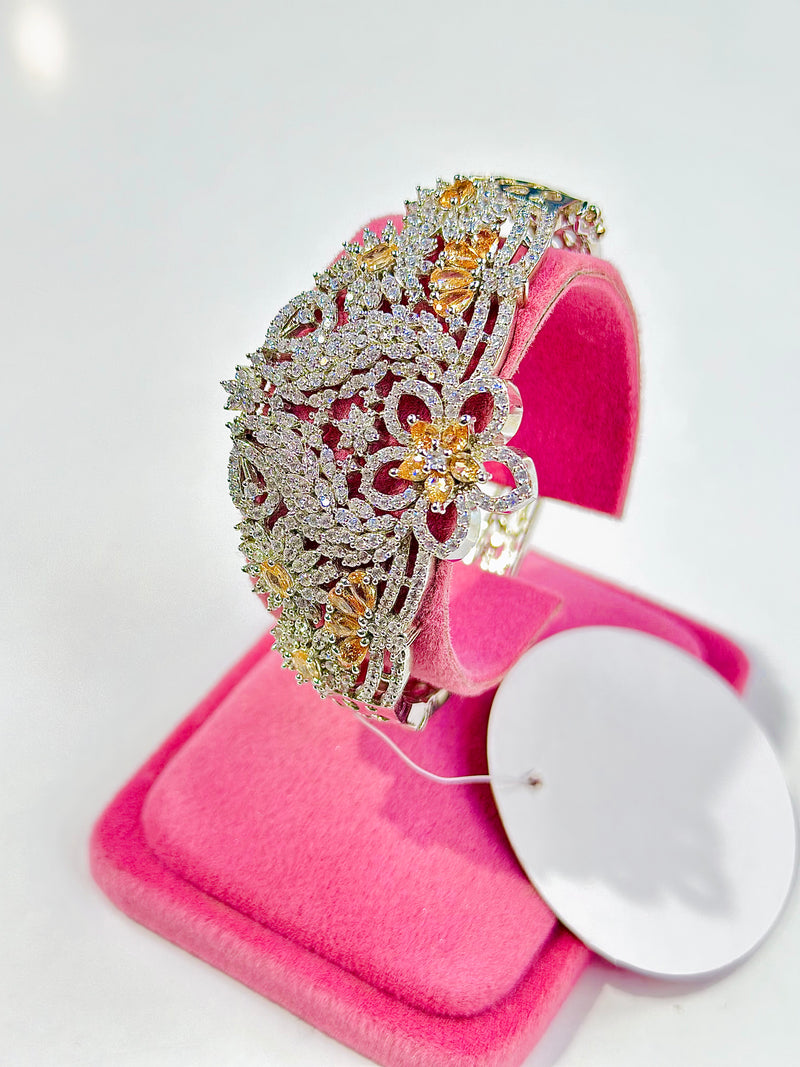 Amara Designer Handcuff