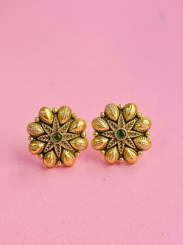 savya studs