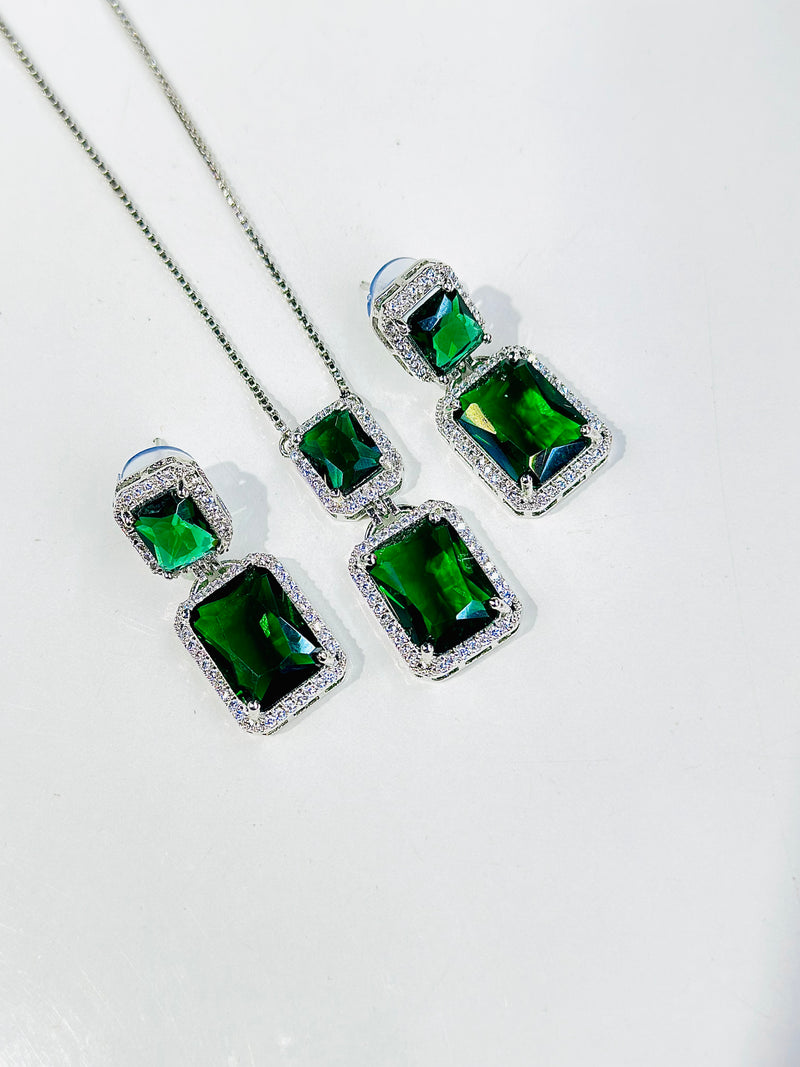 Anna ( Emerald )