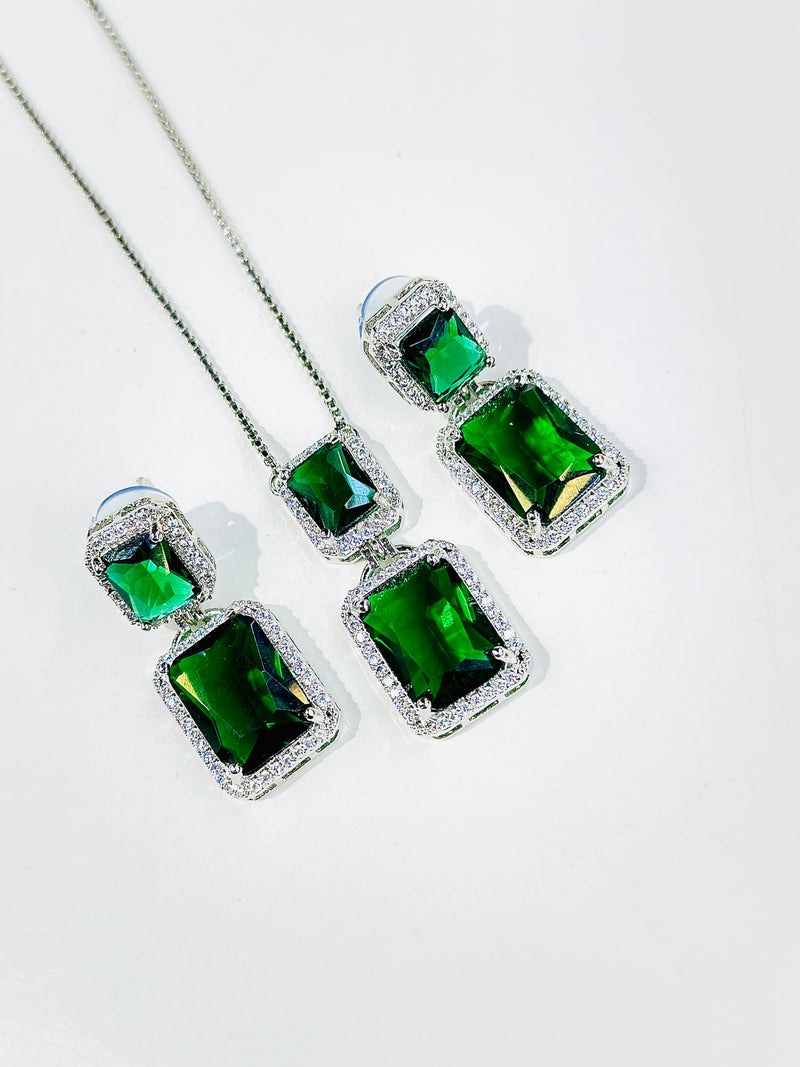 Anna ( Emerald )
