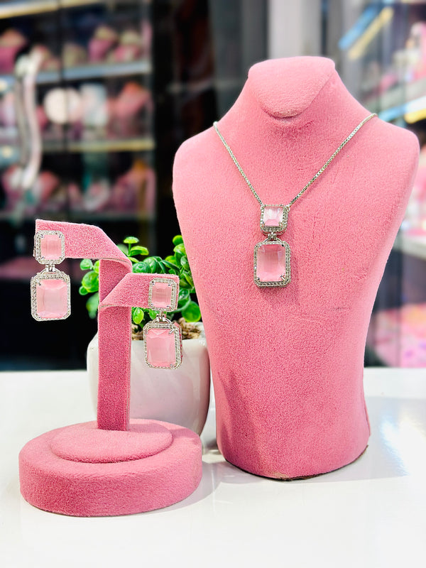 Anna (  Pink )