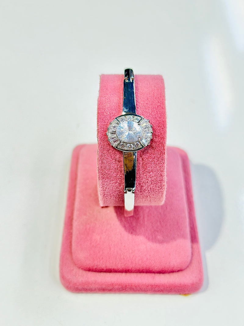 Zuri Handcuff