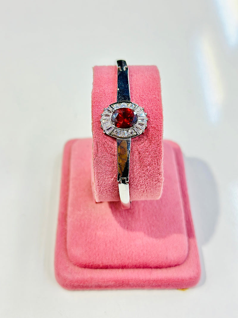 Zuri Handcuff