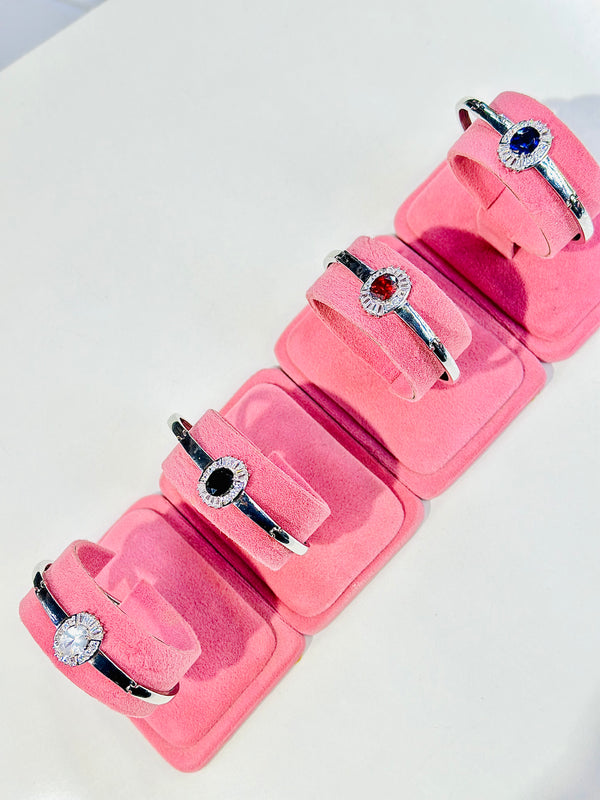 Zuri Handcuff