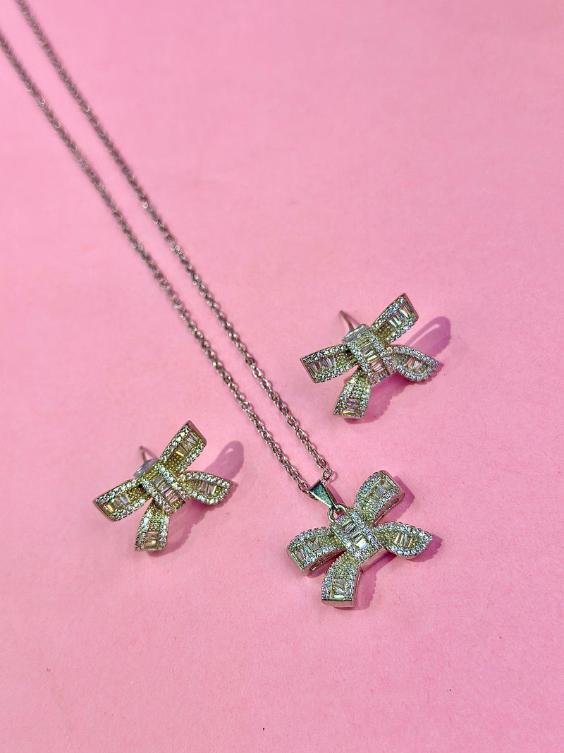 shanaya locket set
