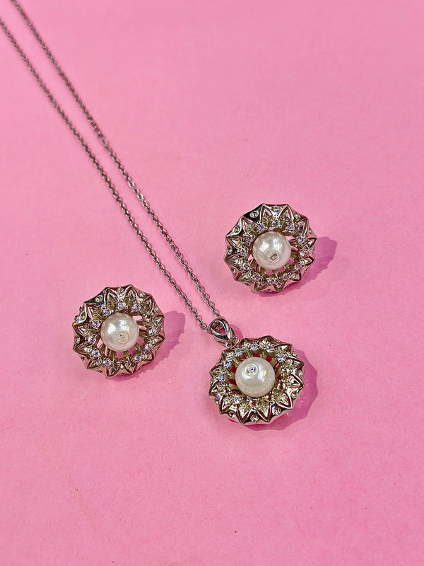 tiya locket set