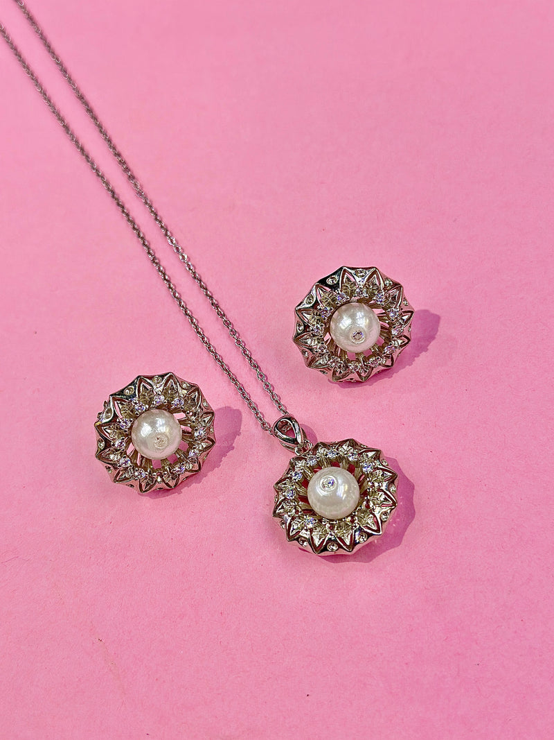 tiya locket set