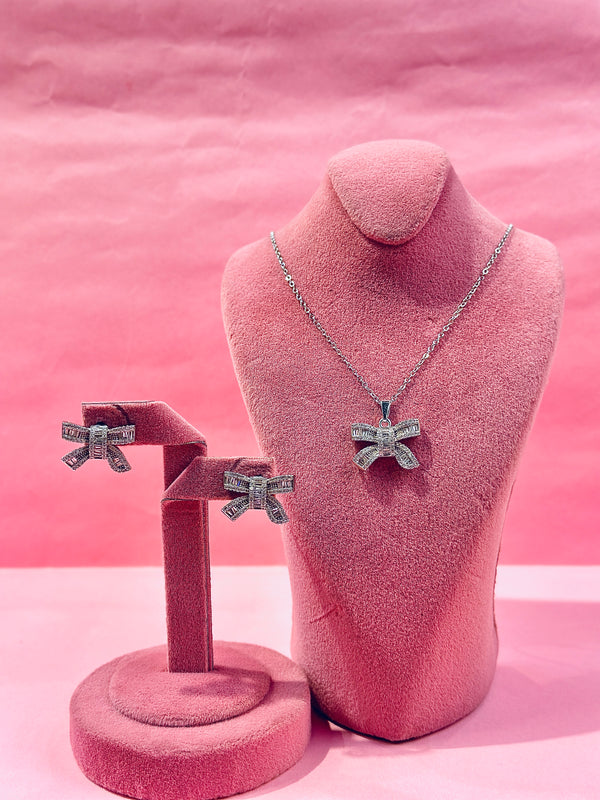 shanaya locket set