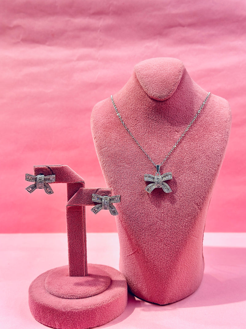shanaya locket set