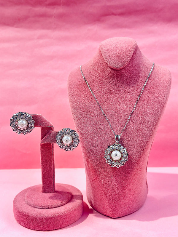 tiya locket set