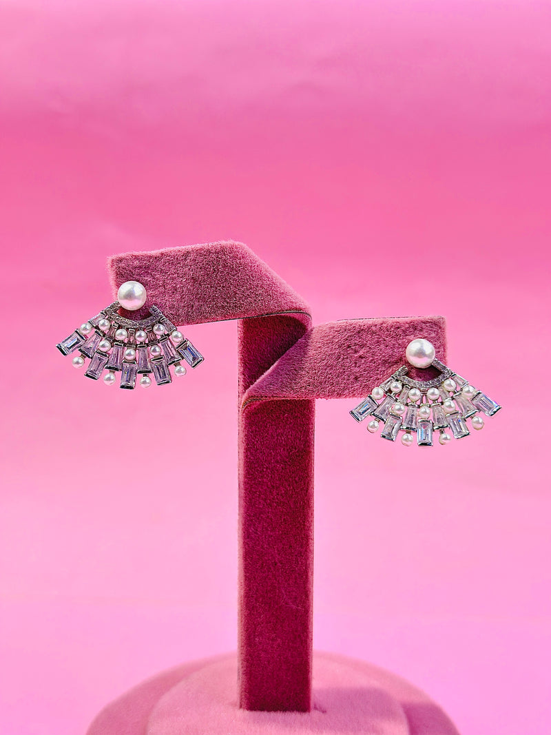 lola studs