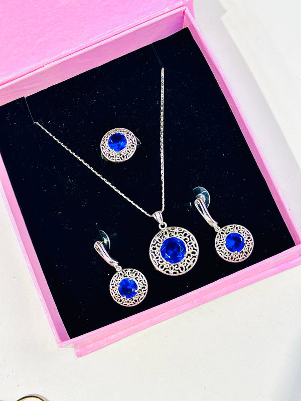 Noelle Locket Set