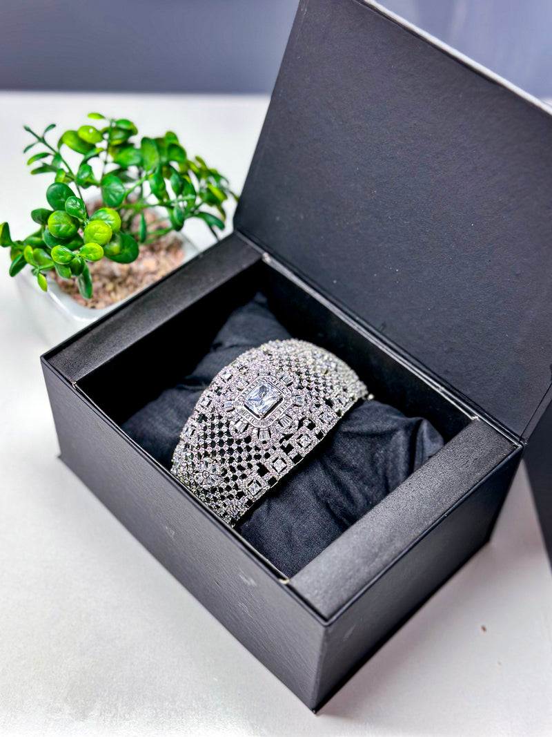 Tessa designer handcuff ( Silver )