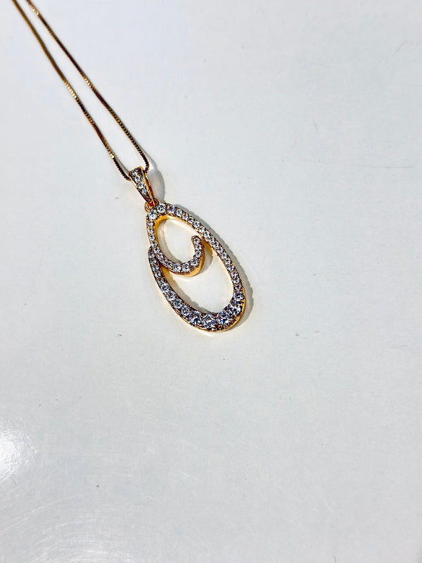 O alphabet pendant