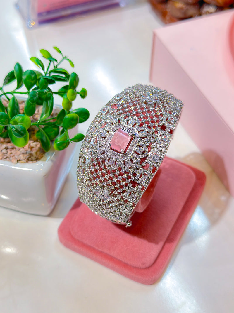 tessa designer handcuff ( pink )