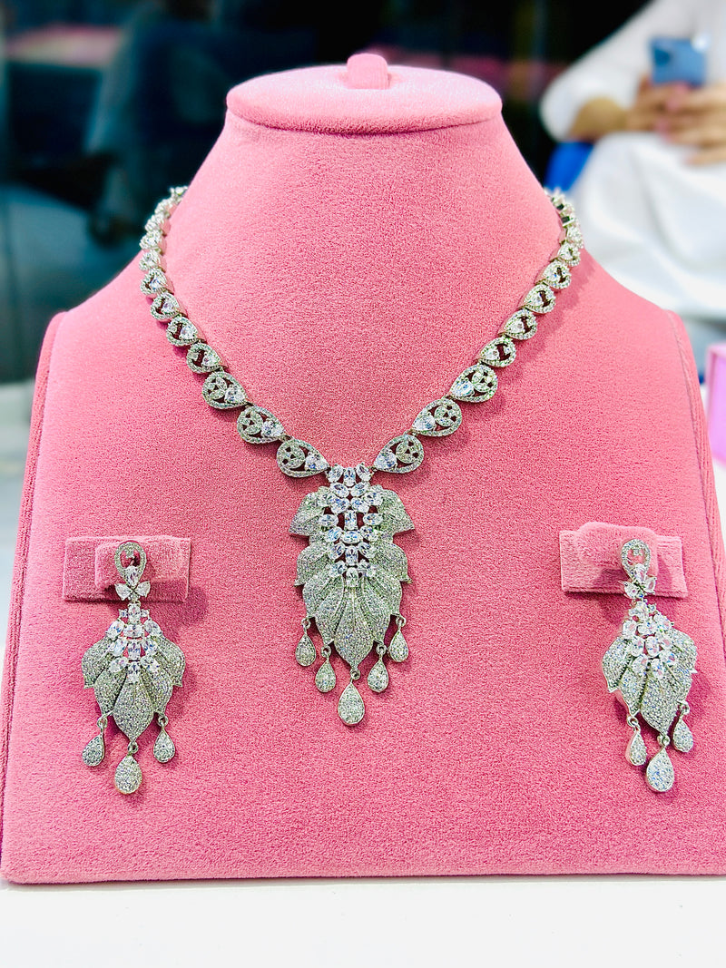 Carla Designer Set