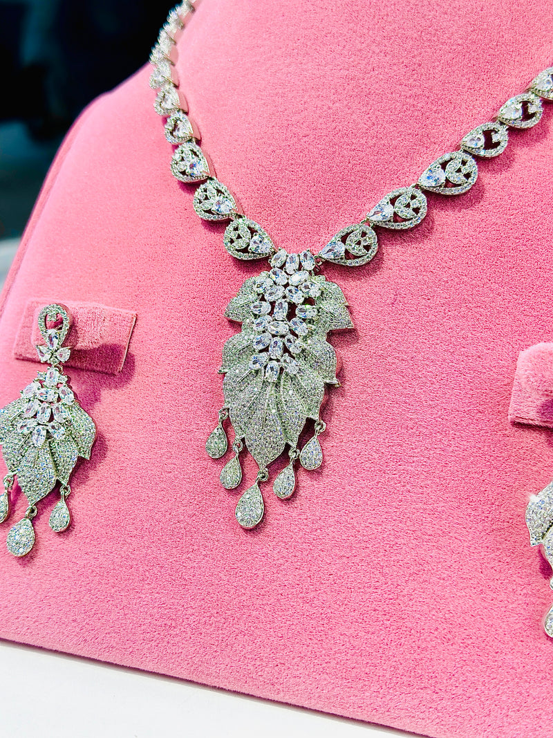 Carla Designer Set