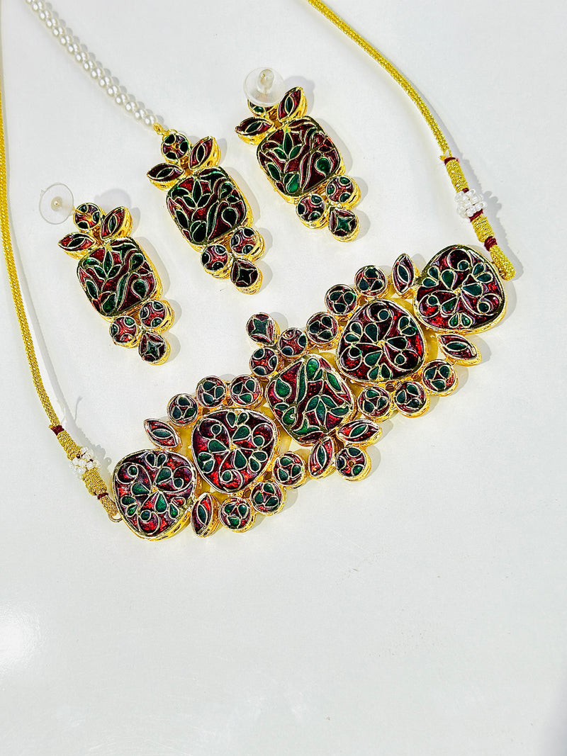 Meera Kundan Choker Set