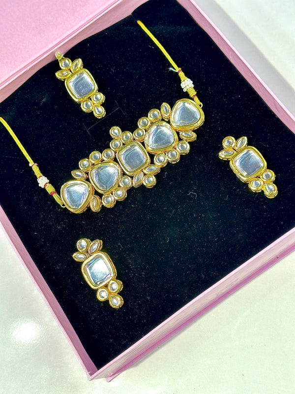 Meera Kundan Choker Set