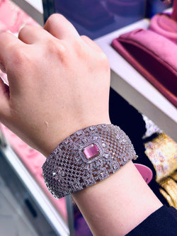 tessa designer handcuff ( pink )