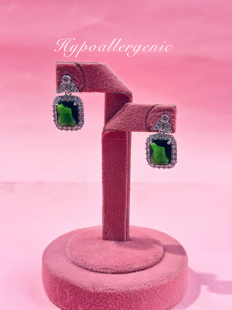 daphne locket set