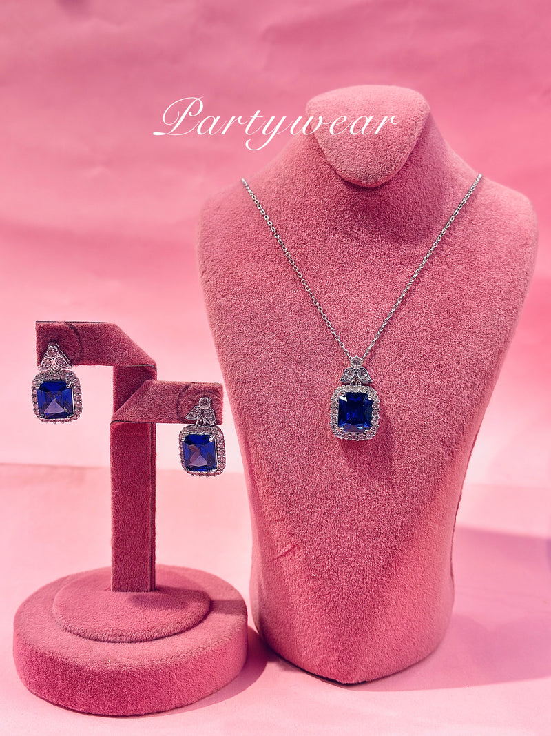 daphne locket set