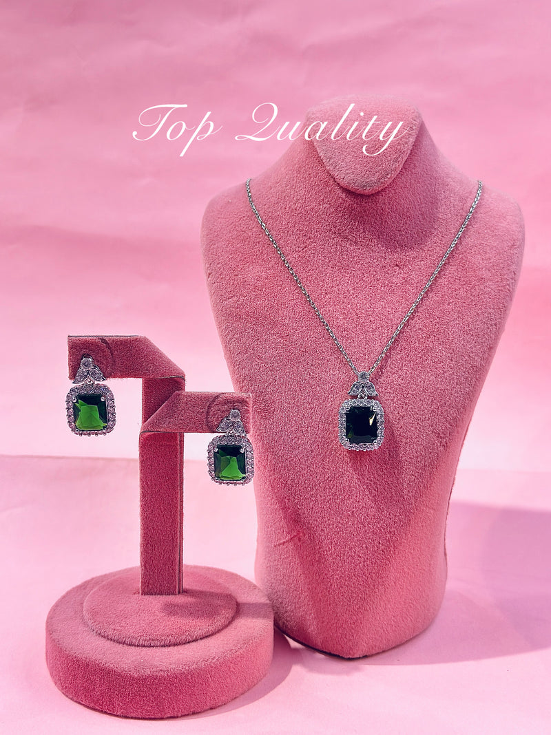 daphne locket set