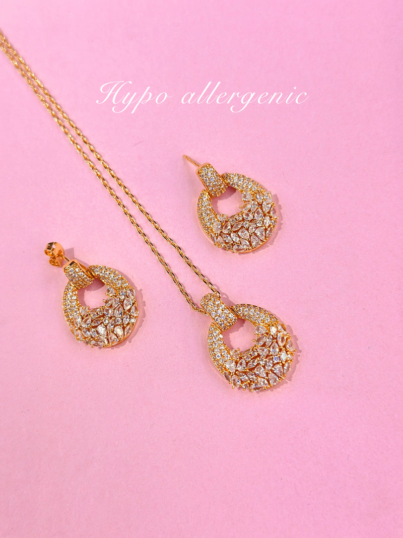 tamia locket set